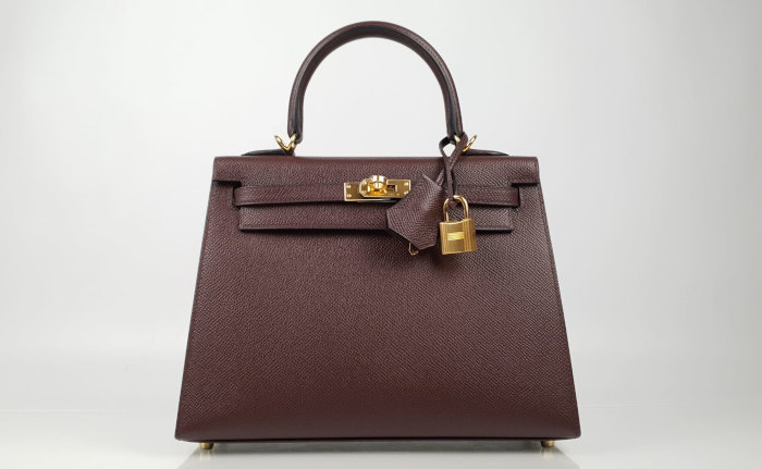 hermes-red-sellier-kelly-handbag-with-golden-hardware