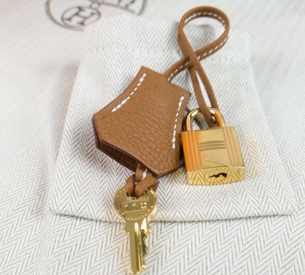 hermes-padlock-and-keys