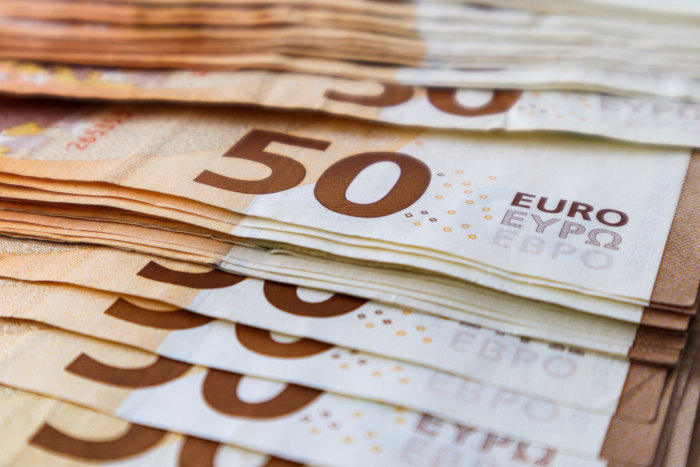 euros-bills
