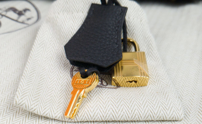 hermes-padlock-and-keys